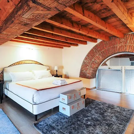 Unique Duomo Luxury شقة
